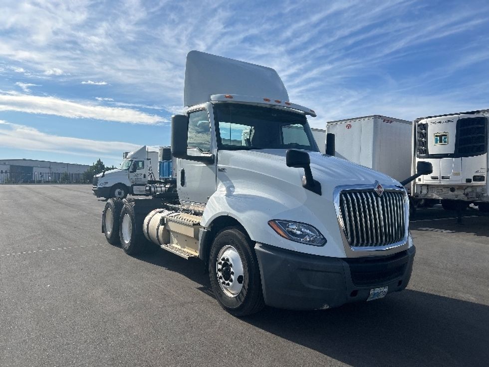 Day Cab Tractor-Heavy Duty Tractors-International-2019-LT625-Concord-NC-296,366\n\t\tmiles-$ 39,750 - Image 1