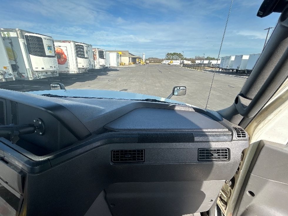 Day Cab Tractor-Heavy Duty Tractors-International-2019-LT625-Concord-NC-296,366\n\t\tmiles-$ 39,750 - Image 13