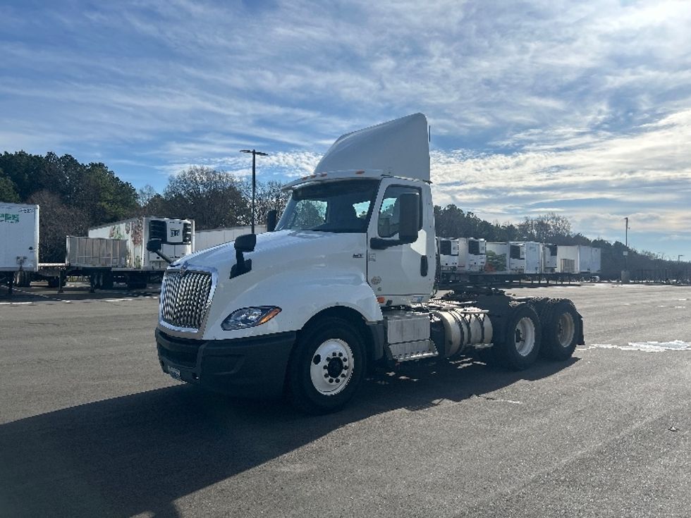 Day Cab Tractor-Heavy Duty Tractors-International-2019-LT625-Concord-NC-296,366\n\t\tmiles-$ 39,750 - Image 3