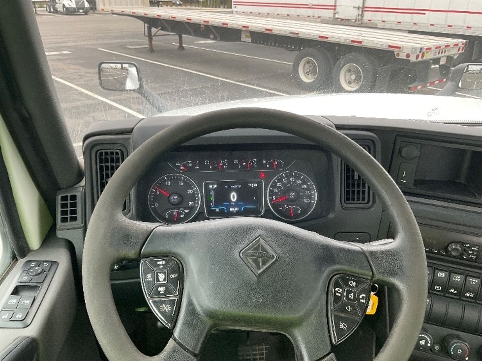 Day Cab Tractor-Heavy Duty Tractors-International-2019-LT625-Concord-NC-382,789\n\t\tmiles-$ 26,250 - Image 11
