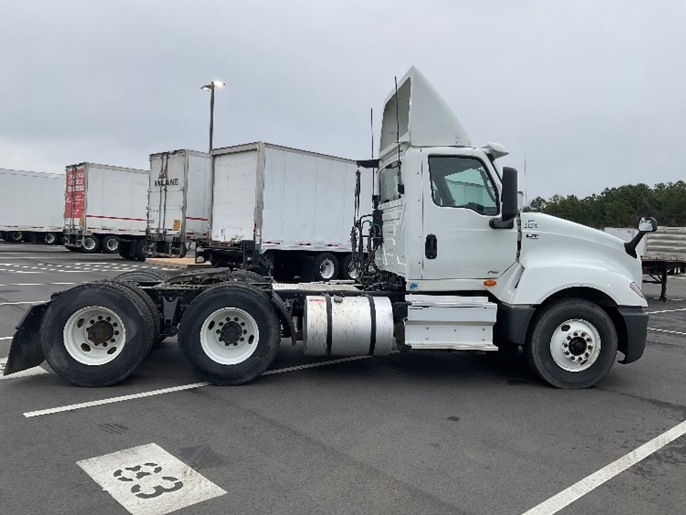 Day Cab Tractor-Heavy Duty Tractors-International-2019-LT625-Concord-NC-382,789\n\t\tmiles-$ 26,250 - Image 8