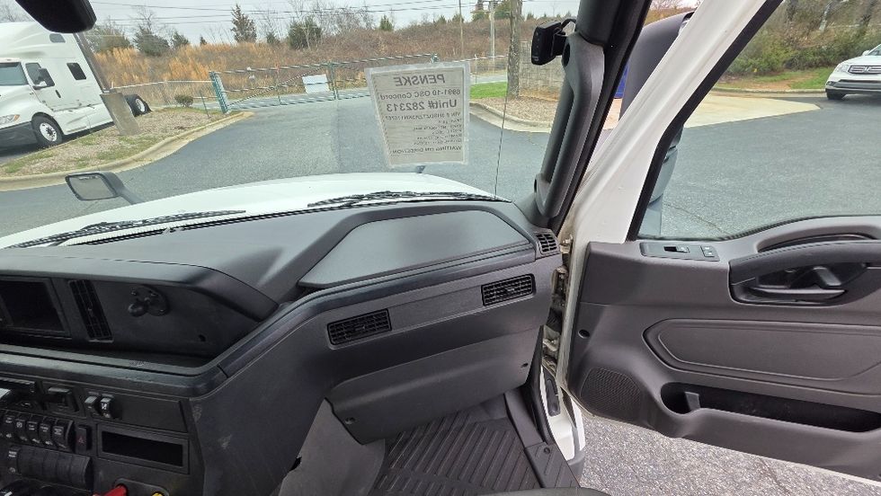 Day Cab Tractor-Heavy Duty Tractors-International-2019-LT625-Concord-NC-441,745\n\t\tmiles-$ 22,250 - Image 13