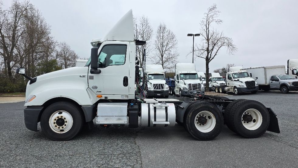 Day Cab Tractor-Heavy Duty Tractors-International-2019-LT625-Concord-NC-441,745\n\t\tmiles-$ 22,250 - Image 4