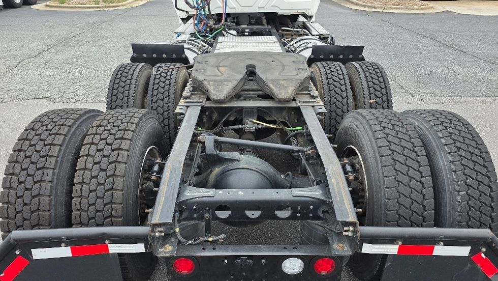 Day Cab Tractor-Heavy Duty Tractors-International-2019-LT625-Concord-NC-441,745\n\t\tmiles-$ 22,250 - Image 6