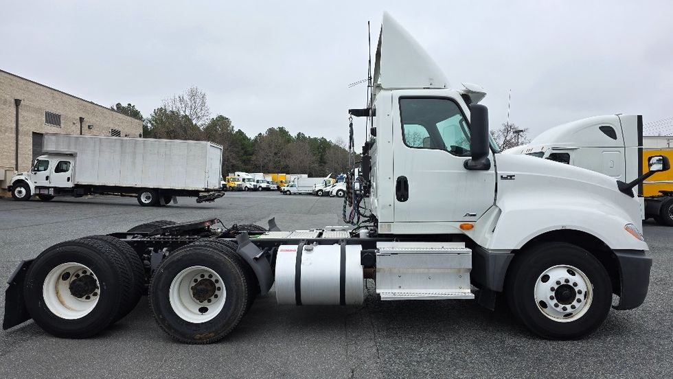 Day Cab Tractor-Heavy Duty Tractors-International-2019-LT625-Concord-NC-441,745\n\t\tmiles-$ 22,250 - Image 8