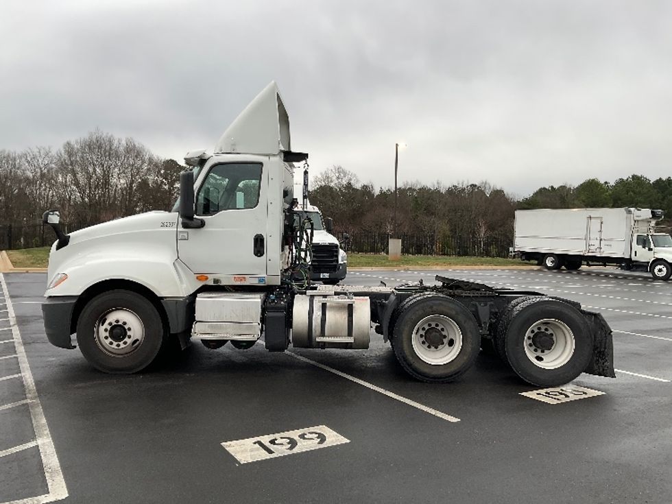 Day Cab Tractor-Heavy Duty Tractors-International-2019-LT625-Concord-NC-461,542\n\t\tmiles-$ 22,250 - Image 4