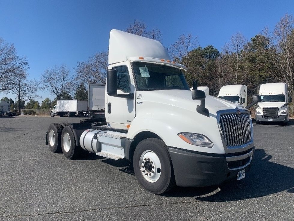 Day Cab Tractor-Heavy Duty Tractors-International-2019-LT625-Concord-NC-534,213\n\t\tmiles-$ 19,000 - Image 1