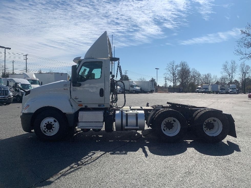 Day Cab Tractor-Heavy Duty Tractors-International-2019-LT625-Concord-NC-534,213\n\t\tmiles-$ 19,000 - Image 4