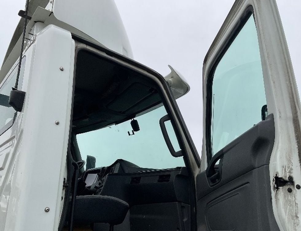 Day Cab Tractor-Heavy Duty Tractors-International-2019-LT625-Concord-NC-540,341\n\t\tmiles-$ 20,000 - Image 12