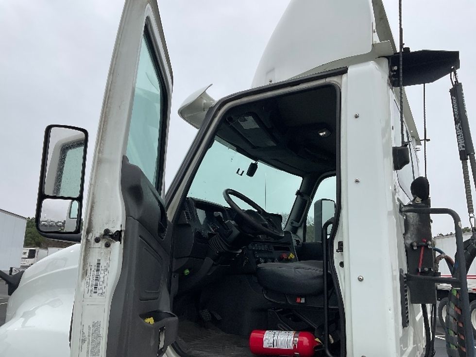 Day Cab Tractor-Heavy Duty Tractors-International-2019-LT625-Concord-NC-540,341\n\t\tmiles-$ 20,000 - Image 9