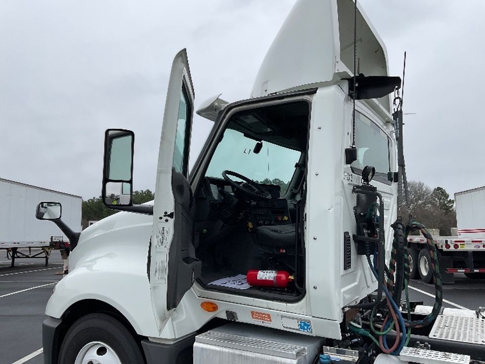 Day Cab Tractor-Heavy Duty Tractors-International-2019-LT625-Concord-NC-542,886\n\t\tmiles-$ 20,000 - Image 9