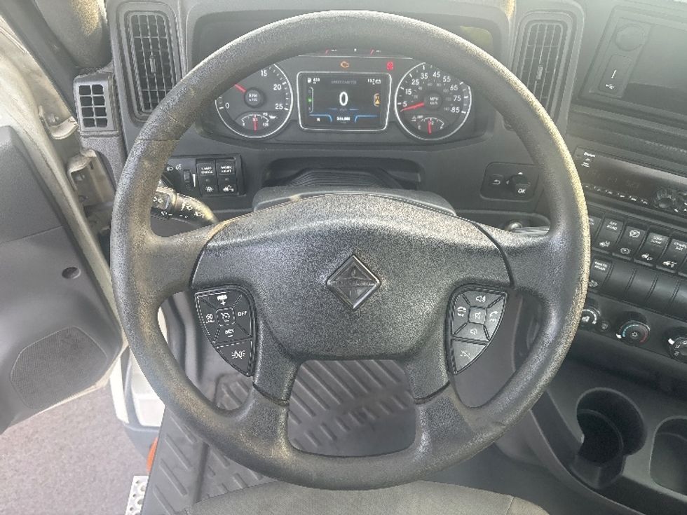 Day Cab Tractor-Heavy Duty Tractors-International-2019-LT625-Concord-NC-546,880\n\t\tmiles-$ 19,000 - Image 11