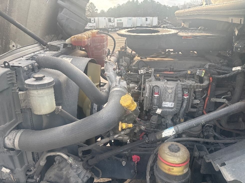 Day Cab Tractor-Heavy Duty Tractors-International-2019-LT625-Concord-NC-546,880\n\t\tmiles-$ 19,000 - Image 16