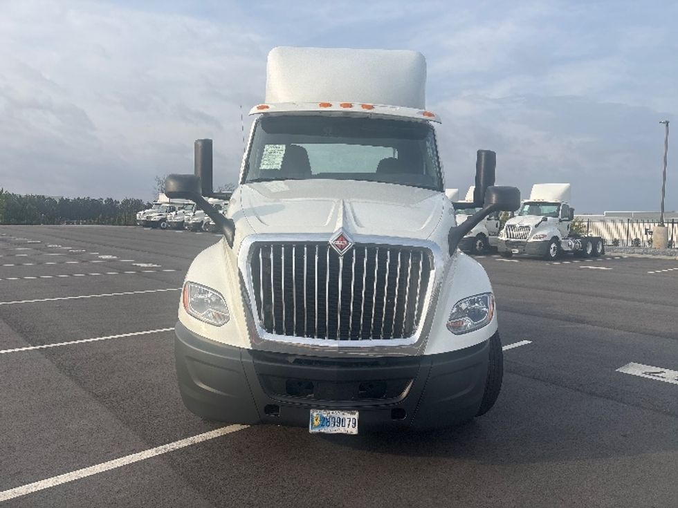 Day Cab Tractor-Heavy Duty Tractors-International-2019-LT625-Concord-NC-546,880\n\t\tmiles-$ 19,000 - Image 2