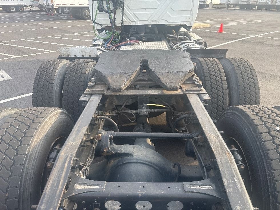 Day Cab Tractor-Heavy Duty Tractors-International-2019-LT625-Concord-NC-546,880\n\t\tmiles-$ 19,000 - Image 6