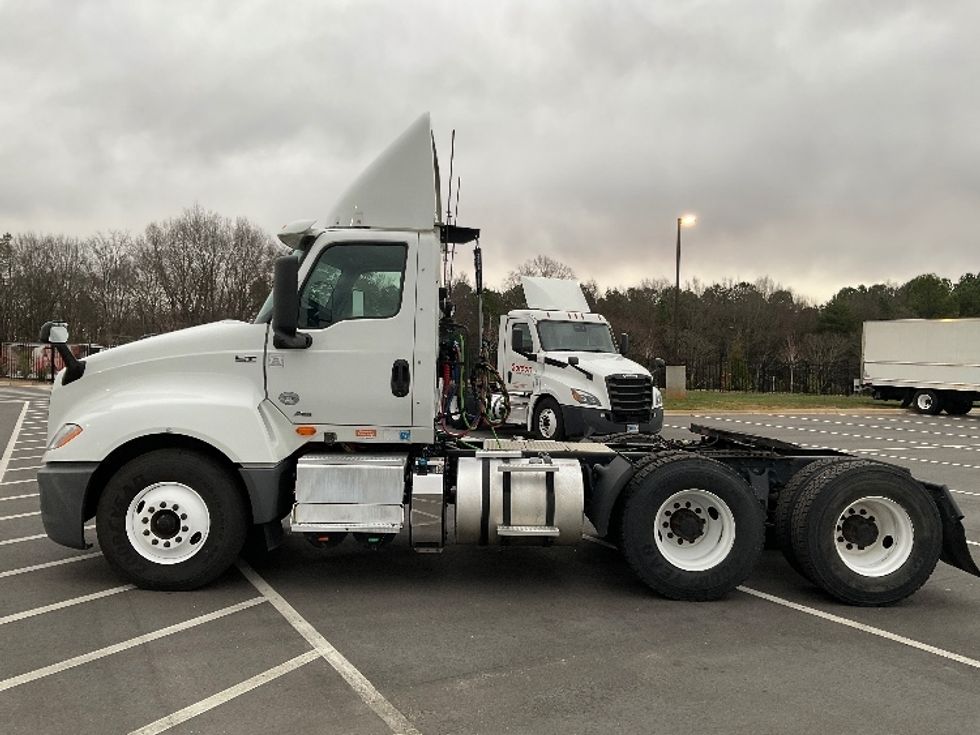 Day Cab Tractor-Heavy Duty Tractors-International-2019-LT625-Concord-NC-576,798\n\t\tmiles-$ 19,000 - Image 4