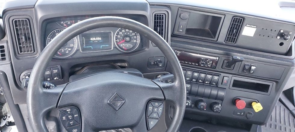 Day Cab Tractor-Heavy Duty Tractors-International-2019-LT625-Conklin-NY-428,055\n\t\tmiles-$ 23,500 - Image 11