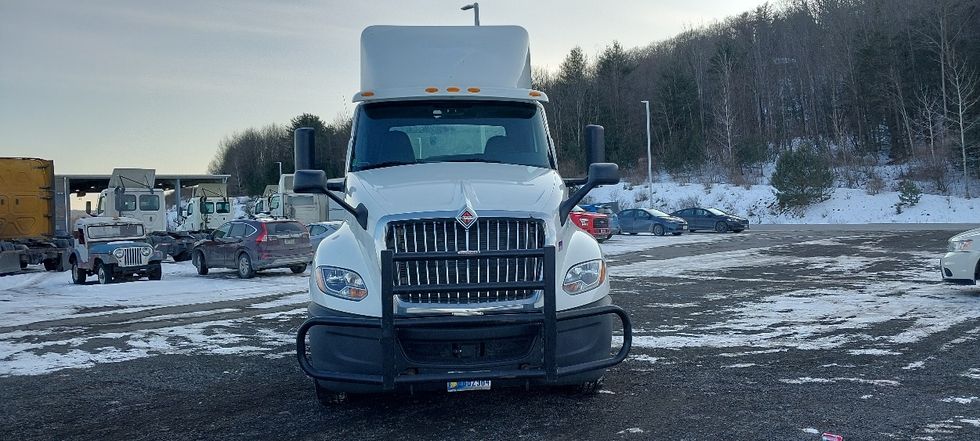 Day Cab Tractor-Heavy Duty Tractors-International-2019-LT625-Conklin-NY-428,055\n\t\tmiles-$ 23,500 - Image 2