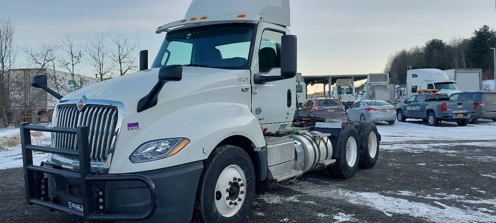 Day Cab Tractor-Heavy Duty Tractors-International-2019-LT625-Conklin-NY-428,055\n\t\tmiles-$ 23,500 - Image 3