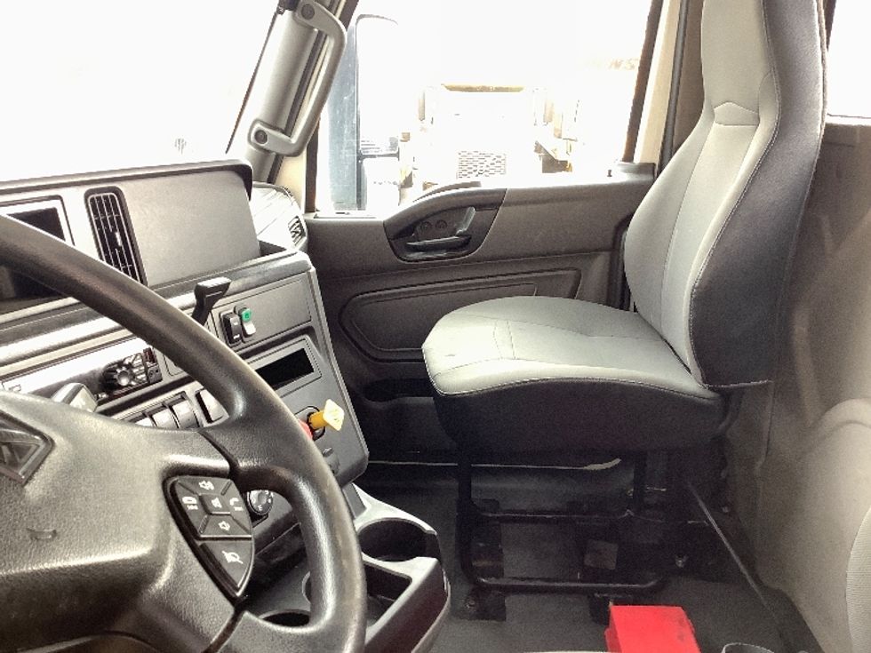 Day Cab Tractor-Heavy Duty Tractors-International-2019-LT625-Coxsackie-NY-221,913\n\t\tmiles-$ 13,500 - Image 10