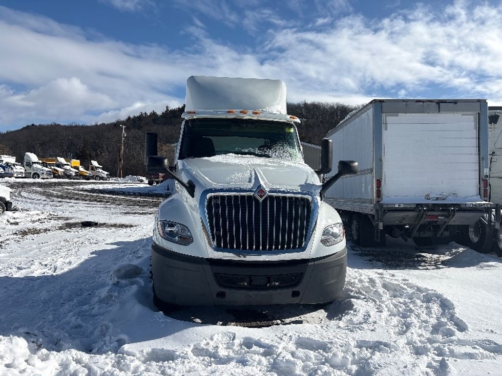 Day Cab Tractor-Heavy Duty Tractors-International-2019-LT625-Coxsackie-NY-221,913\n\t\tmiles-$ 13,500 - Image 18
