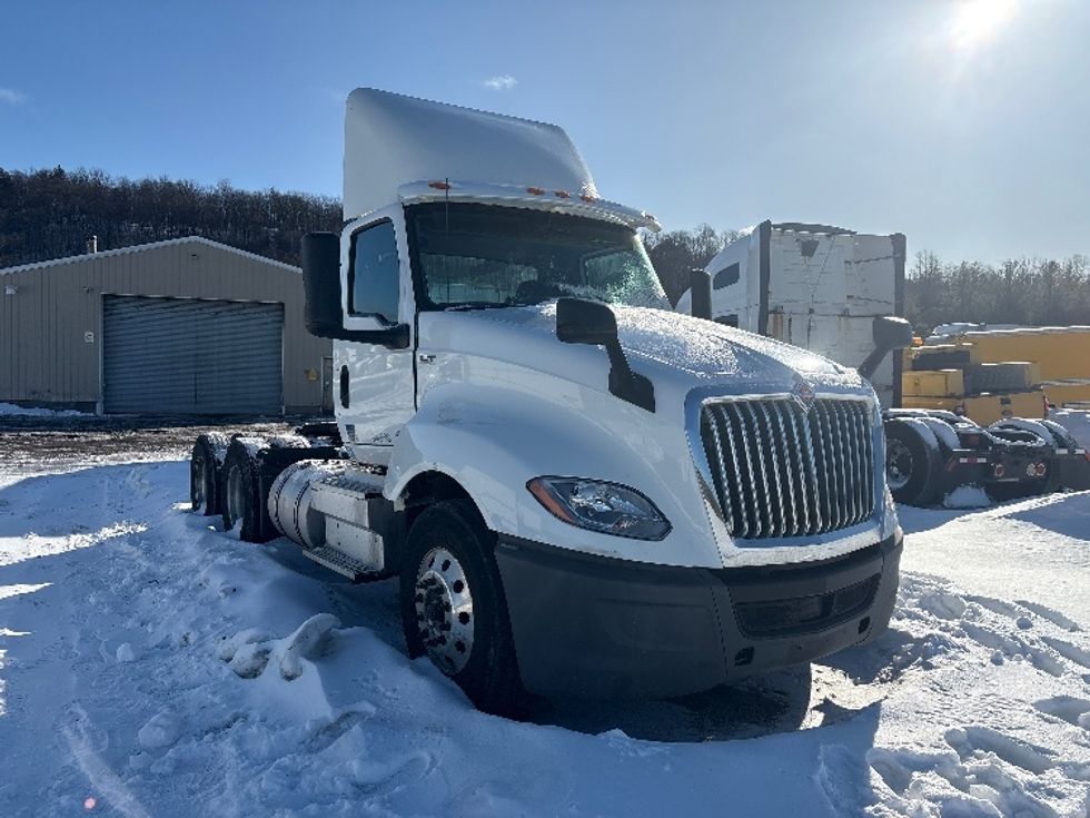 Day Cab Tractor-Heavy Duty Tractors-International-2019-LT625-Coxsackie-NY-221,913\n\t\tmiles-$ 13,500 - Image 4
