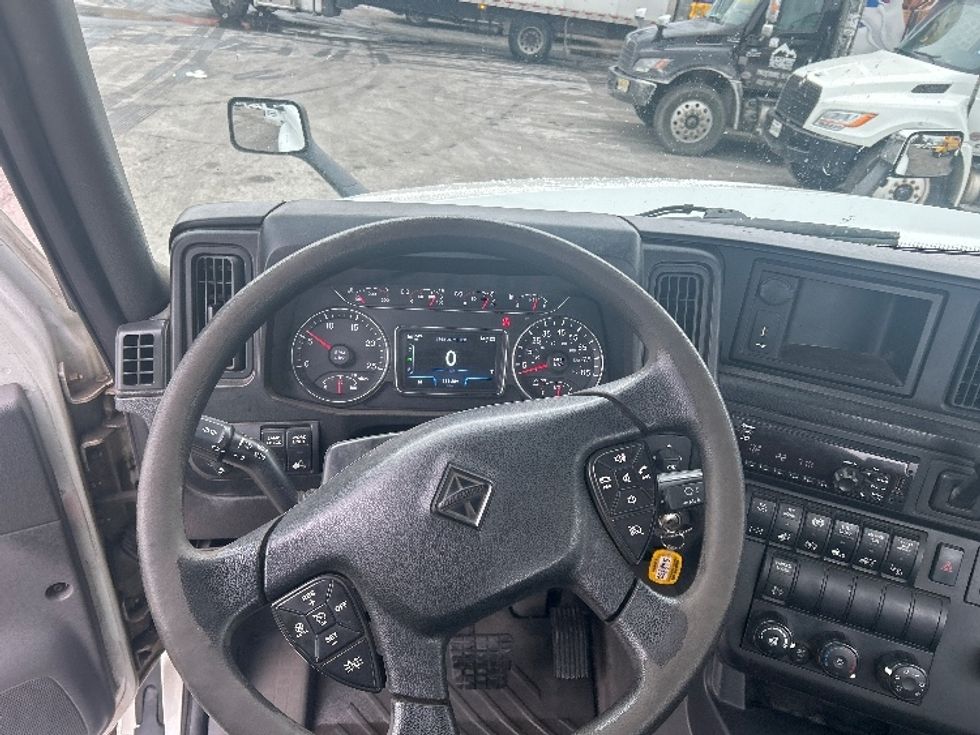 Day Cab Tractor-Heavy Duty Tractors-International-2019-LT625-Cranbury-NJ-121,945\n\t\tmiles-$ 28,000 - Image 11