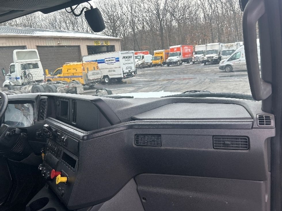 Day Cab Tractor-Heavy Duty Tractors-International-2019-LT625-Cranbury-NJ-121,945\n\t\tmiles-$ 28,000 - Image 13