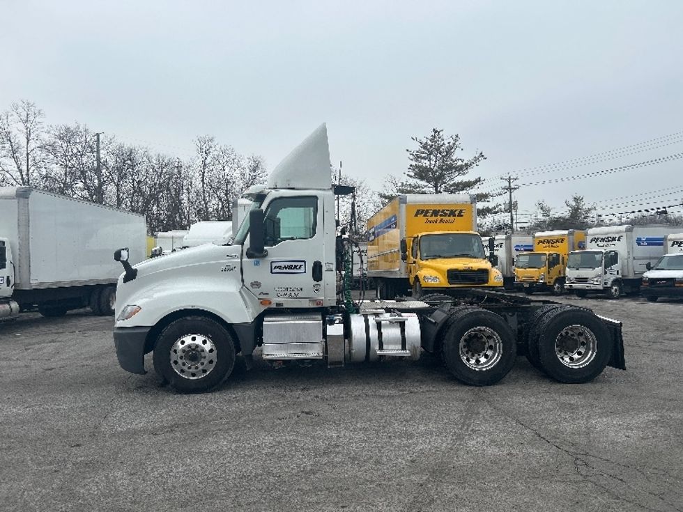 Day Cab Tractor-Heavy Duty Tractors-International-2019-LT625-Cranbury-NJ-121,945\n\t\tmiles-$ 28,000 - Image 4