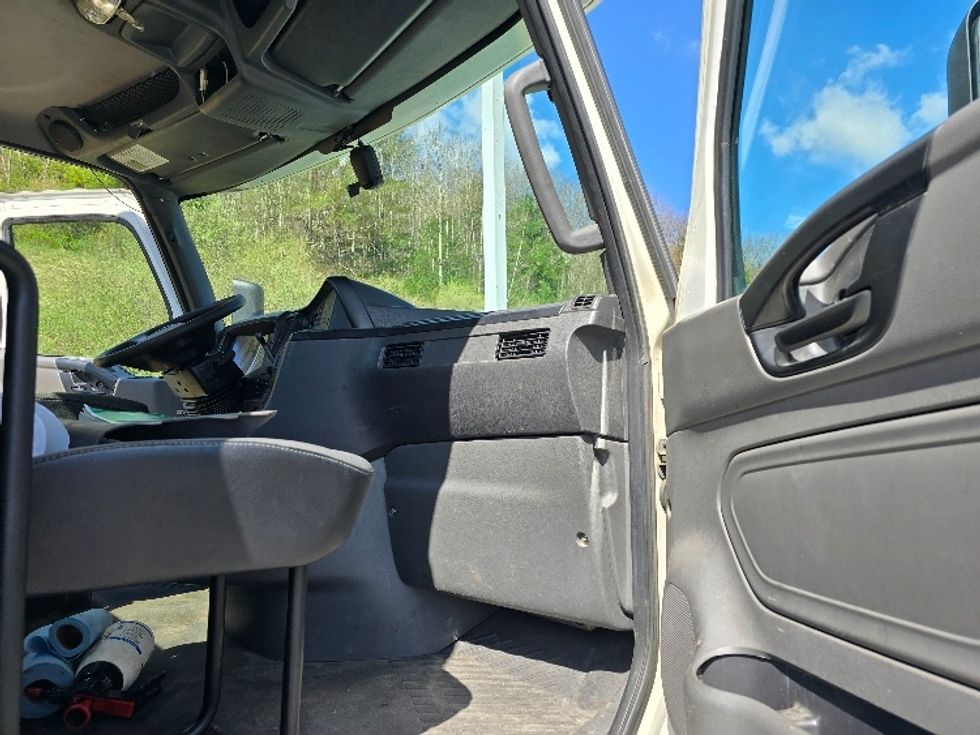 Day Cab Tractor-Heavy Duty Tractors-International-2019-LT625-Cranbury-NJ-780,138\n\t\tmiles-$ 22,250 - Image 12
