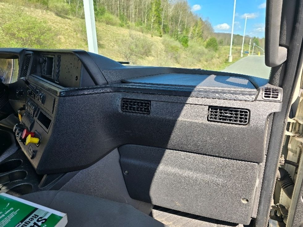Day Cab Tractor-Heavy Duty Tractors-International-2019-LT625-Cranbury-NJ-780,138\n\t\tmiles-$ 22,250 - Image 13