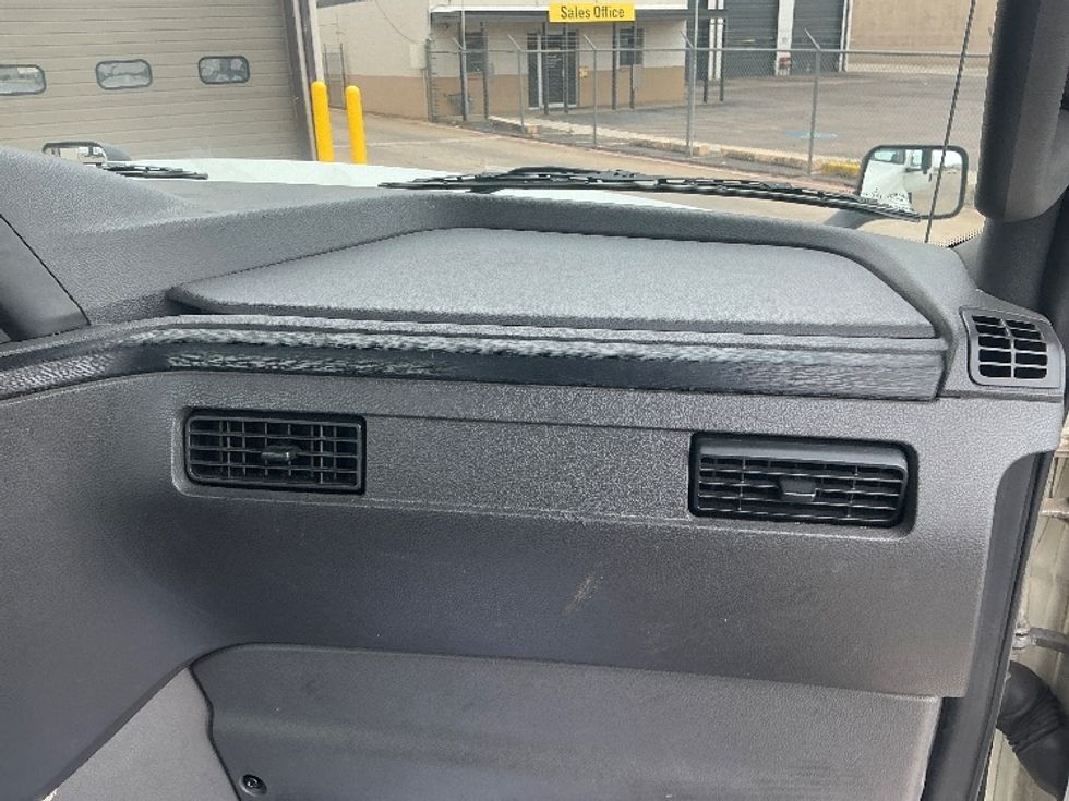 Day Cab Tractor-Heavy Duty Tractors-International-2019-LT625-Dallas-TX-266,741\n\t\tmiles-$ 30,000 - Image 13