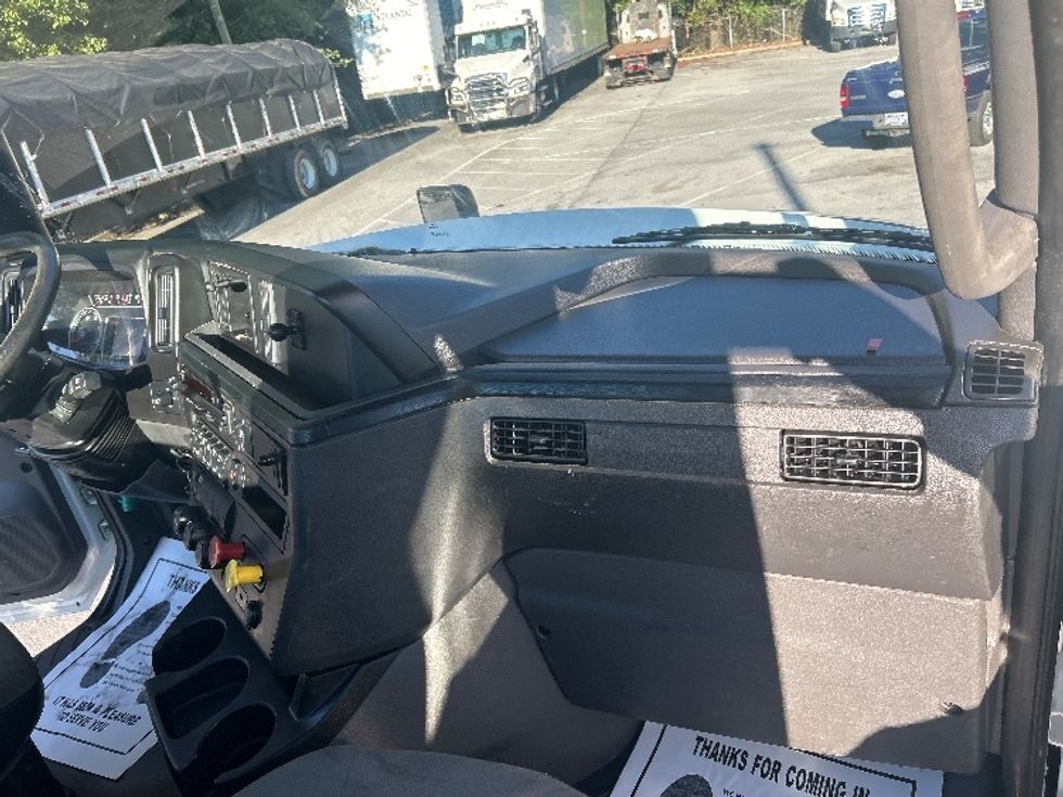 Day Cab Tractor-Heavy Duty Tractors-International-2019-LT625-Dalton-GA-278,490\n\t\tmiles-$ 30,250 - Image 13