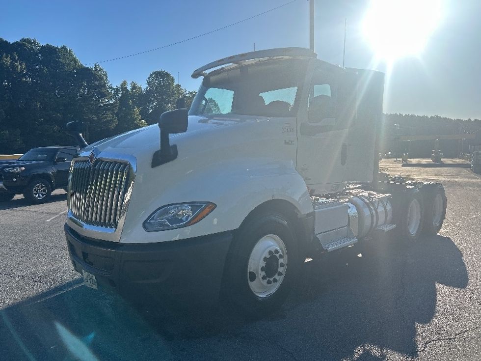 Day Cab Tractor-Heavy Duty Tractors-International-2019-LT625-Dalton-GA-278,490\n\t\tmiles-$ 30,250 - Image 3