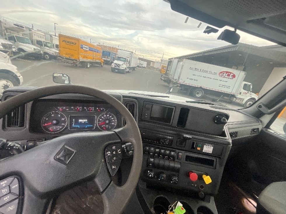 2019 International LT625 LT photo 10