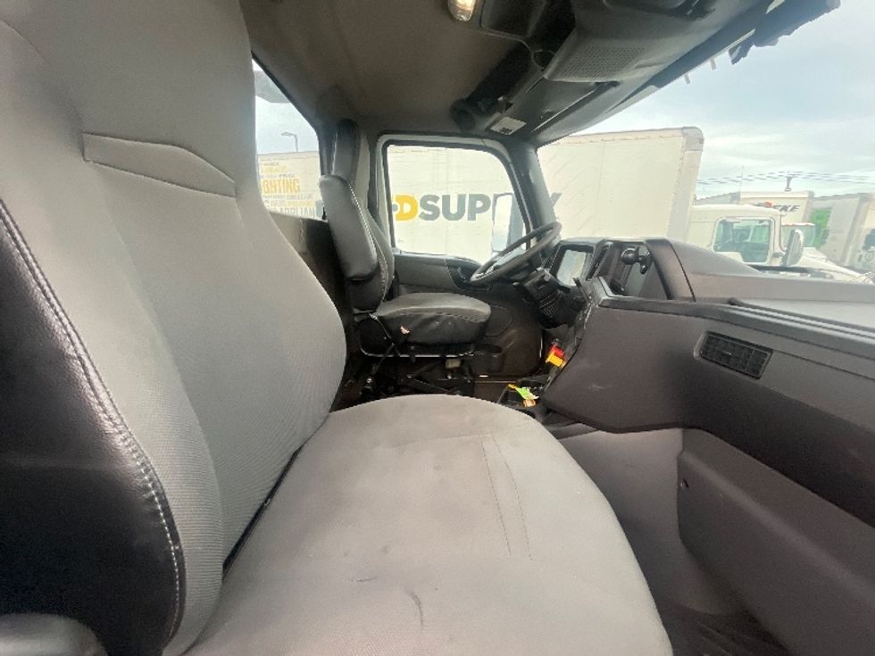 2019 International LT625 LT photo 13