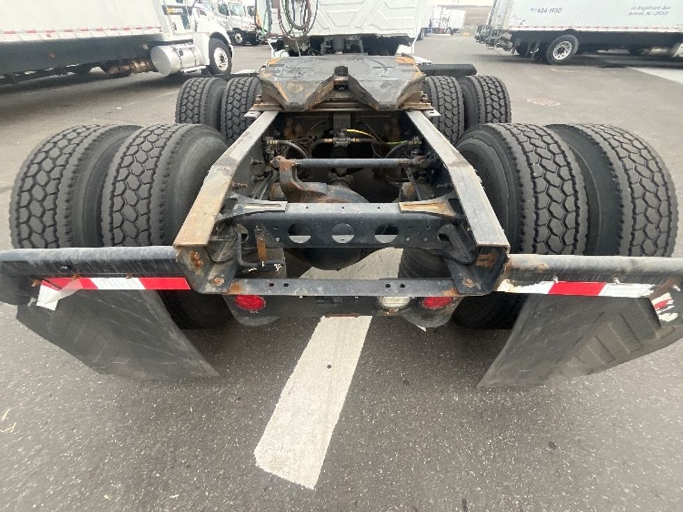 2019 International LT625 LT photo 6