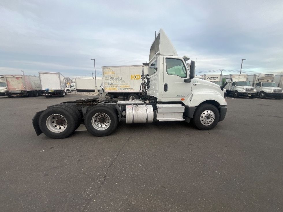 2019 International LT625 LT photo 8