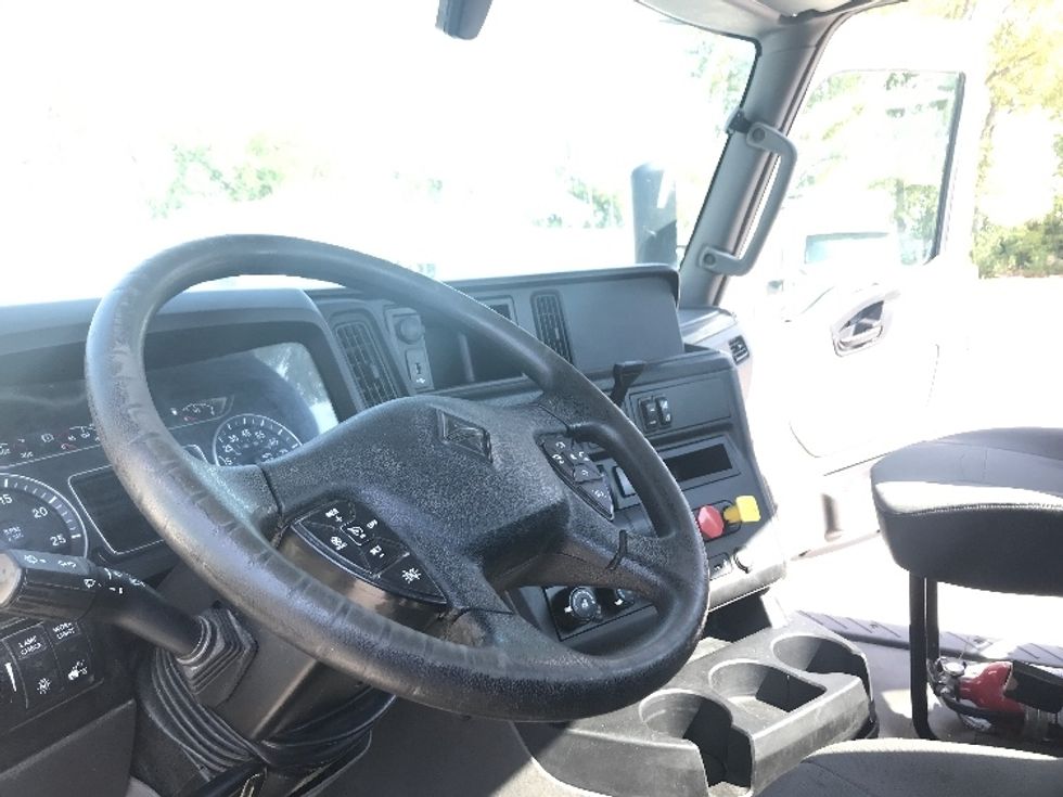 Day Cab Tractor-Heavy Duty Tractors-International-2019-LT625-Des Moines-IA-149,200\n\t\tmiles-$ 31,000 - Image 10