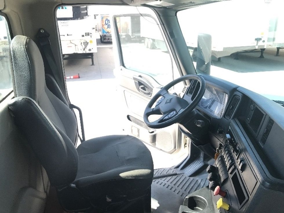 Day Cab Tractor-Heavy Duty Tractors-International-2019-LT625-Des Moines-IA-149,200\n\t\tmiles-$ 31,000 - Image 14