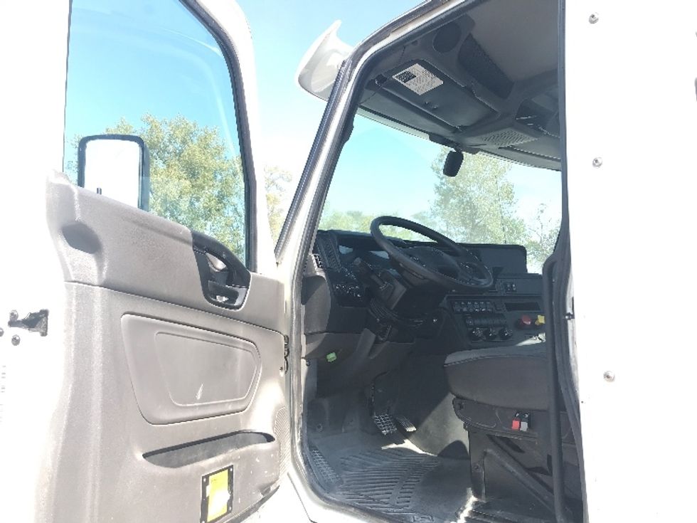 Day Cab Tractor-Heavy Duty Tractors-International-2019-LT625-Des Moines-IA-149,200\n\t\tmiles-$ 31,000 - Image 9