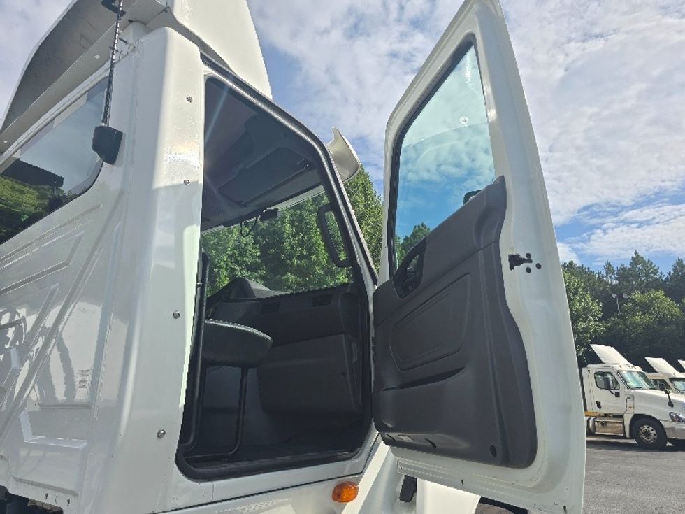 Day Cab Tractor-Heavy Duty Tractors-International-2019-LT625-Duluth-GA-181,845\n\t\tmiles-$ 36,000 - Image 12