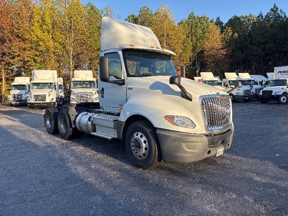 Day Cab Tractor-Heavy Duty Tractors-International-2019-LT625-Duluth-GA-567,975\n\t\tmiles-$ 22,250 - Image 1