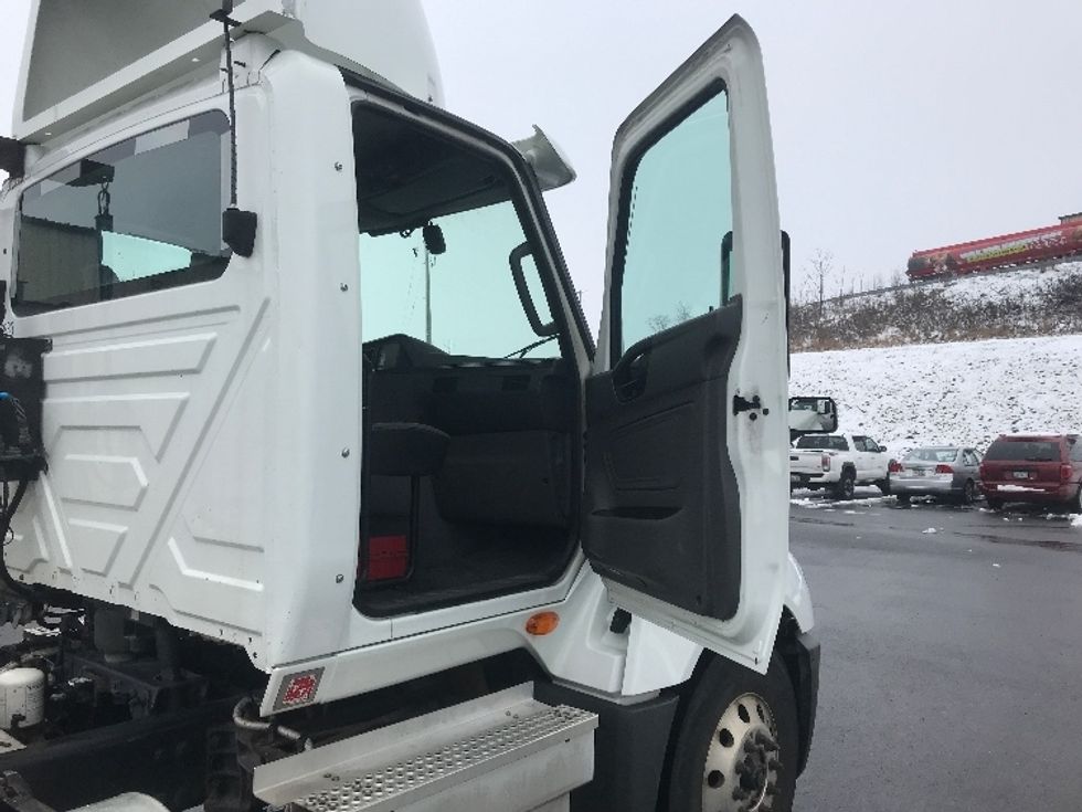 Day Cab Tractor-Heavy Duty Tractors-International-2019-LT625-Duncansville-PA-440,779\n\t\tmiles-$ 27,000 - Image 12