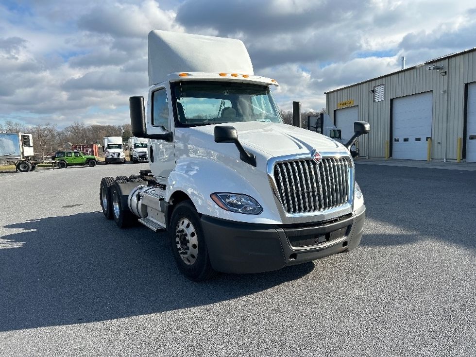 Day Cab Tractor-Heavy Duty Tractors-International-2019-LT625-Duncansville-PA-518,683\n\t\tmiles-$ 27,000 - Image 1