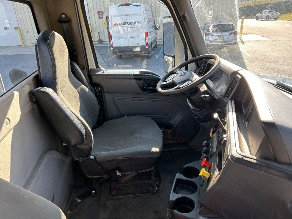 2019 International LT625 LT photo 13