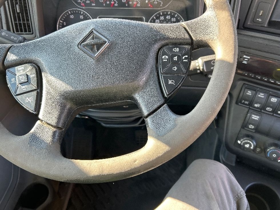 2019 International LT625 LT photo 16