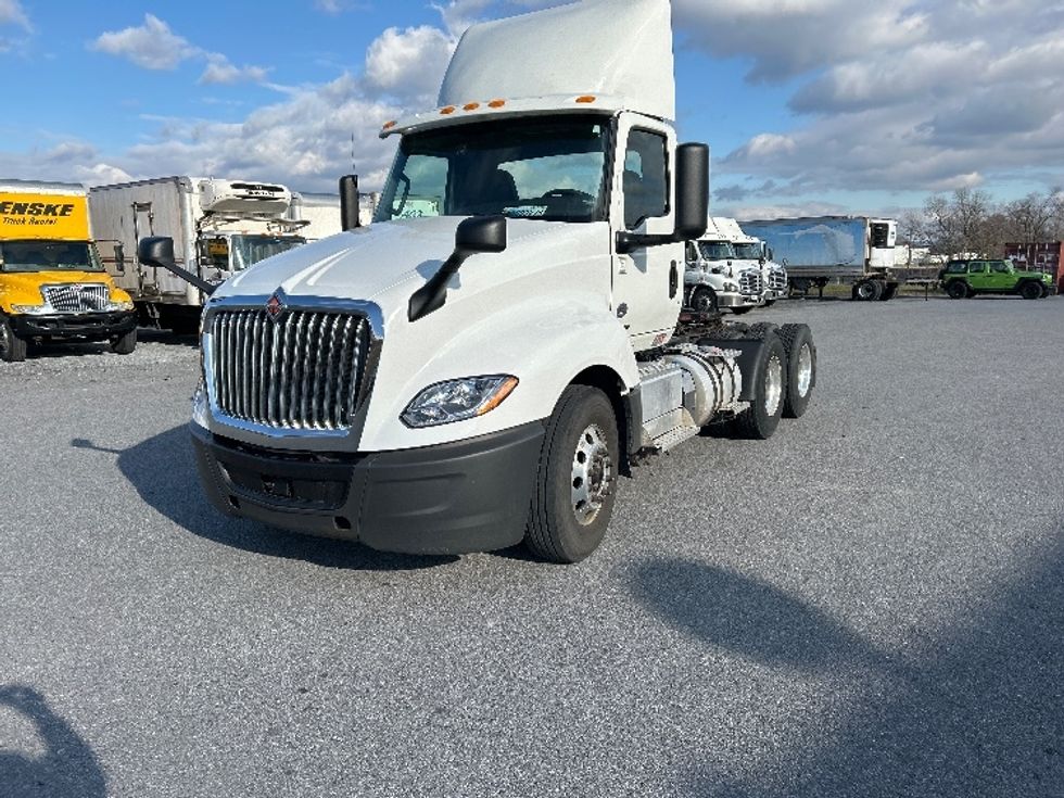 2019 International LT625 LT photo 3