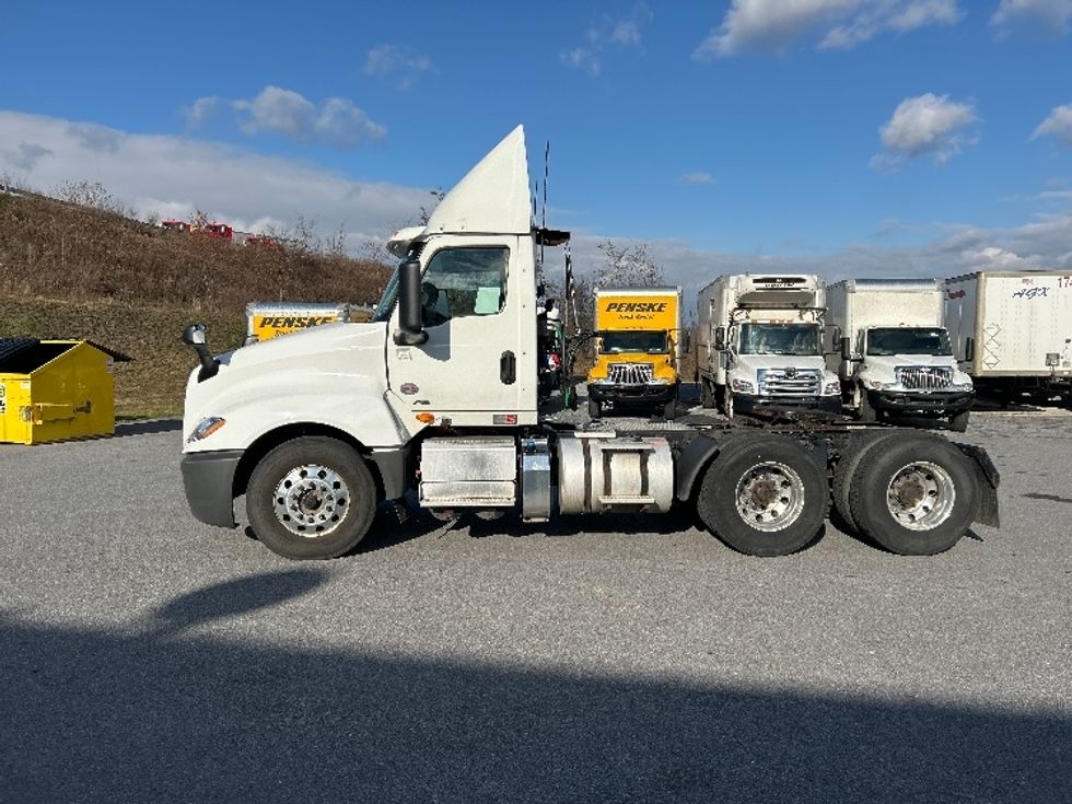2019 International LT625 LT photo 4