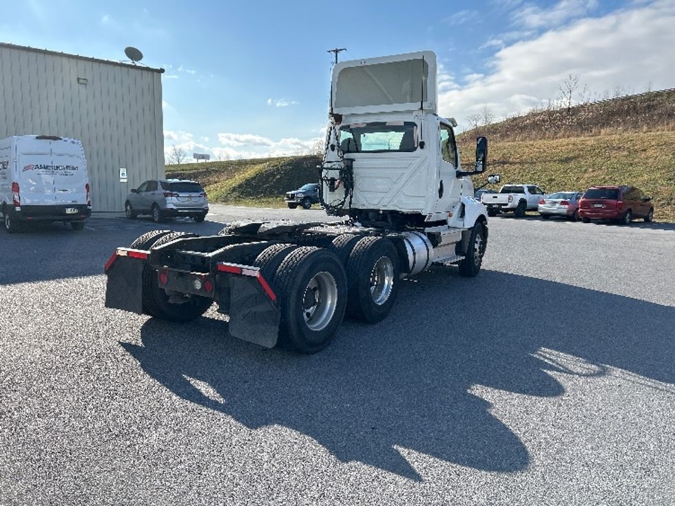 2019 International LT625 LT photo 7